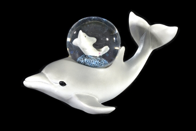 1606 - Dolphin Figurine Water Globe - 45 mm.