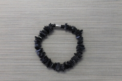 B-8962 - Black Chip Shell Bracelet