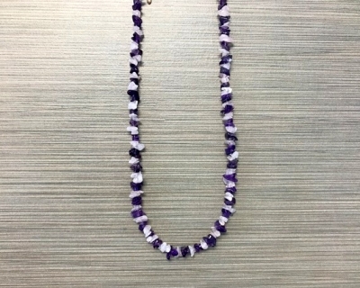 N-8257 - Single Strand Stone Chip Necklace - Purple and White 