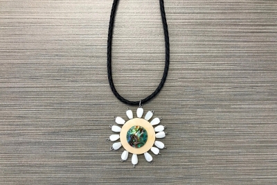 N-101 Shell Flower w/ Abalone Pendant Necklace