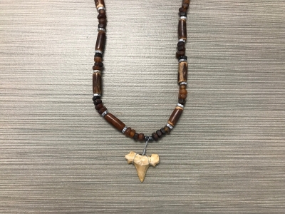 SN-8183  Shark Tooth Necklace w/ Multicolor Brown Beads