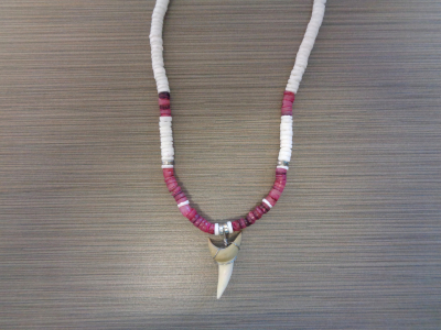 SN-8175F   Faux Shark Tooth Necklace - Pink Heishi
